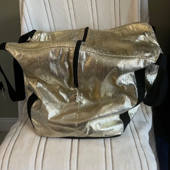 Victoria Secret Limited Edition Packable Duffel/Tote Bag/Metallic G… - Picture 8 of 9